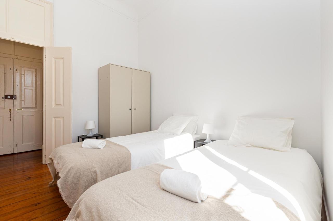 4Br Lisbon Apartment - Central Location ภายนอก รูปภาพ