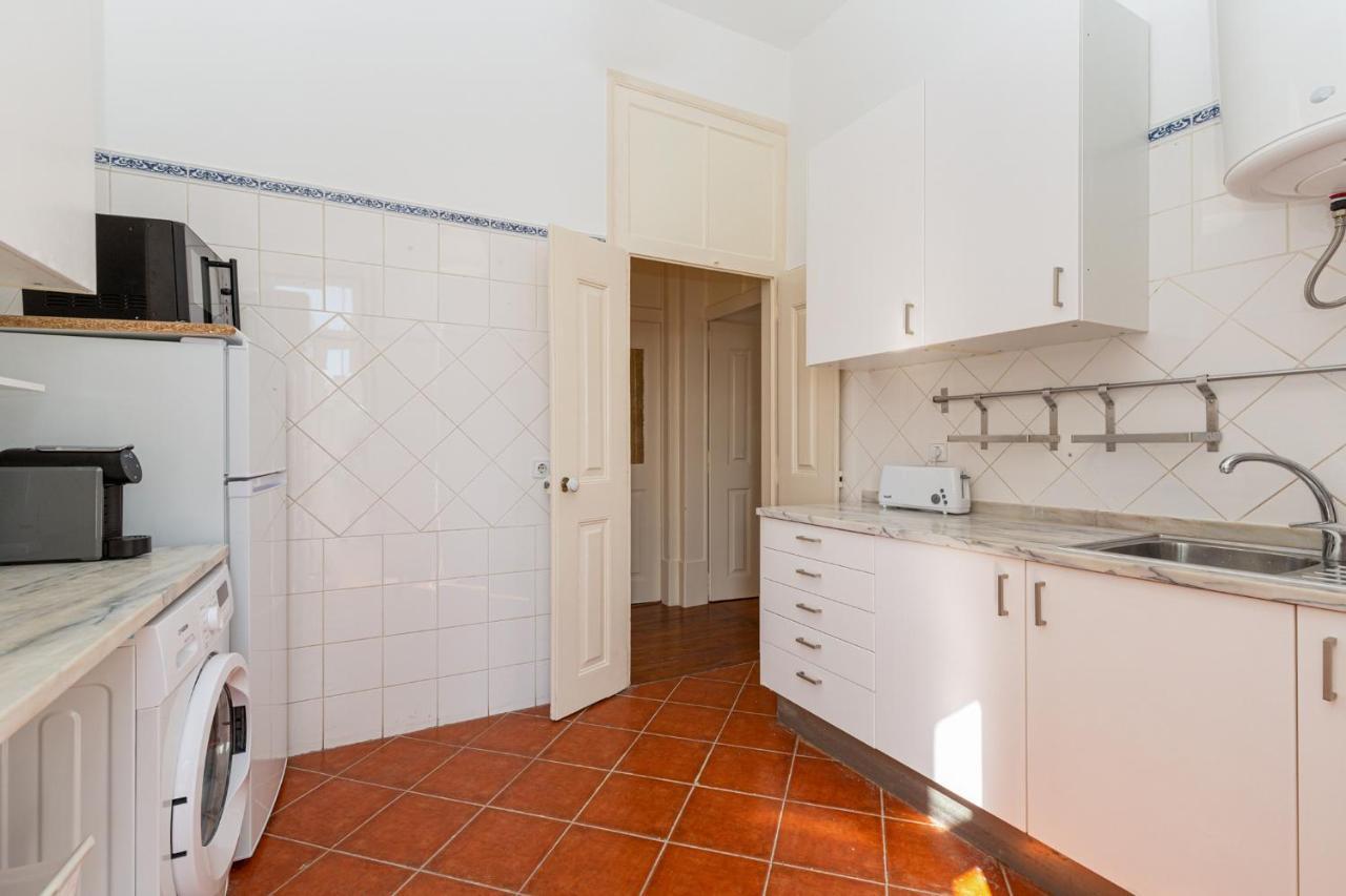 4Br Lisbon Apartment - Central Location ภายนอก รูปภาพ